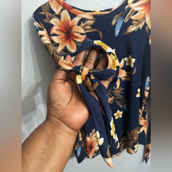 EUC XL Floral Blouse - Picture 1 of 9